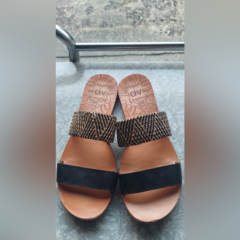 DV by Dolce Vita Women's Black and Brown Sandals